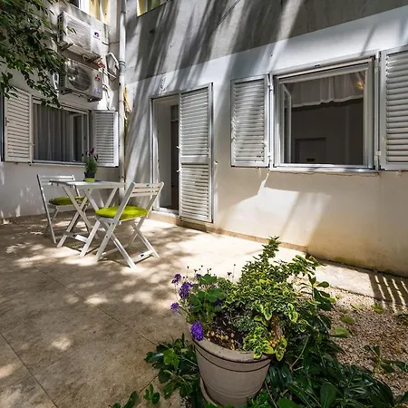 Apartment Abba